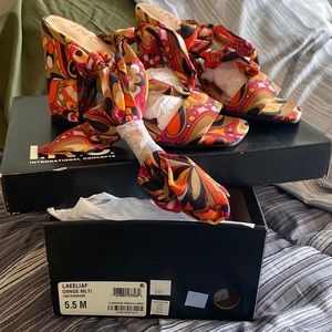 NWT INC super cute tie up leg shoe